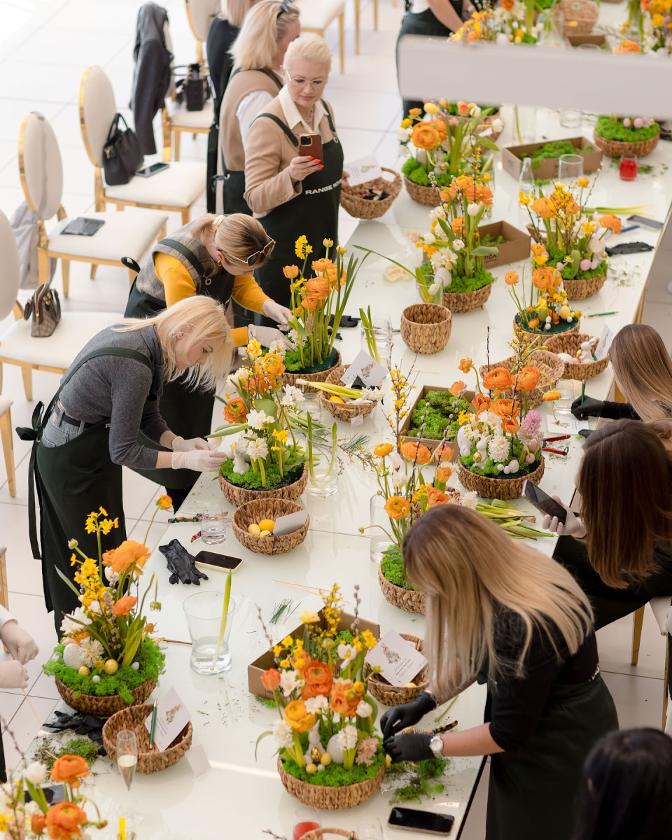 Masterclass în floristică în Chișinău: XOstudio FLOWERS și Land Rover